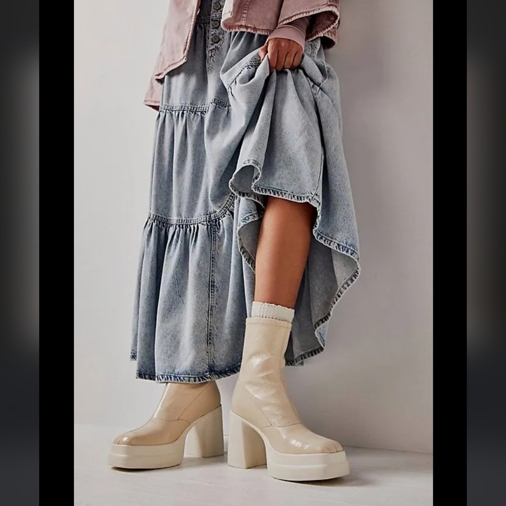 Free People Double Stack Platform Cream Patent Leather Boots Y2K Retro Size 9